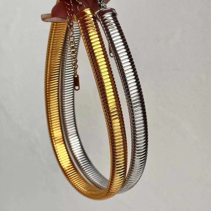 Dames Ribbed Choker Necklace