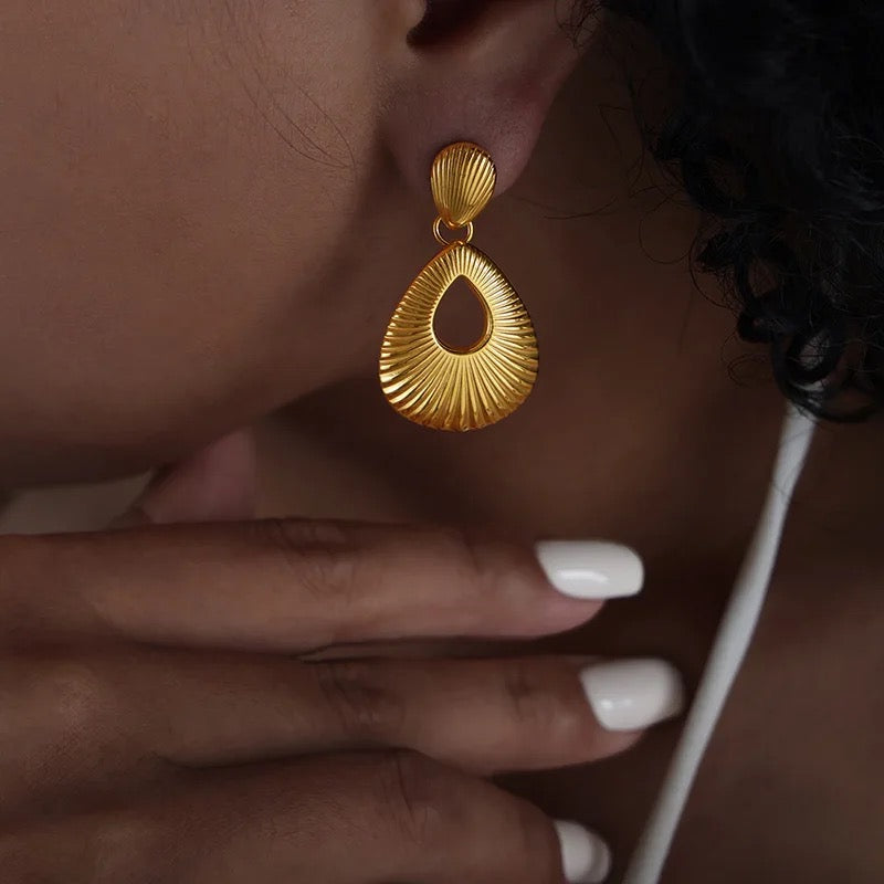 Shell Drop Earrings